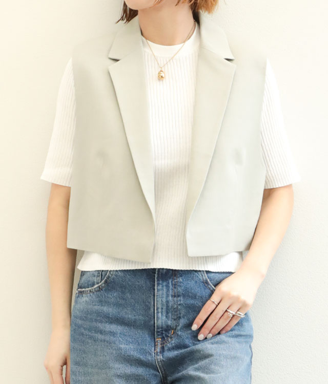 ベストのコンパクトさが好相性♪ゆるデニムコーデ』｜STYLE BOOK