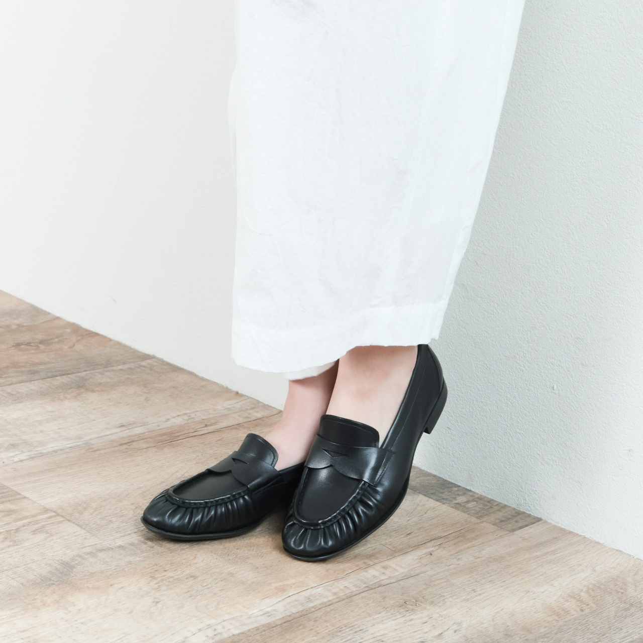 MAGNANNI マグナーニ レディース コインローファー ギョーザ カーフ 