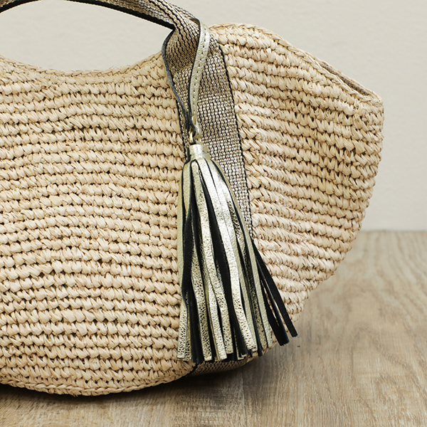 VIOLAd’ORO　タッセルラフィアカゴバッグ　V-8087 VIOLAd'ORO ヴィオラドーロ かごバッグ ラフィア バスケット