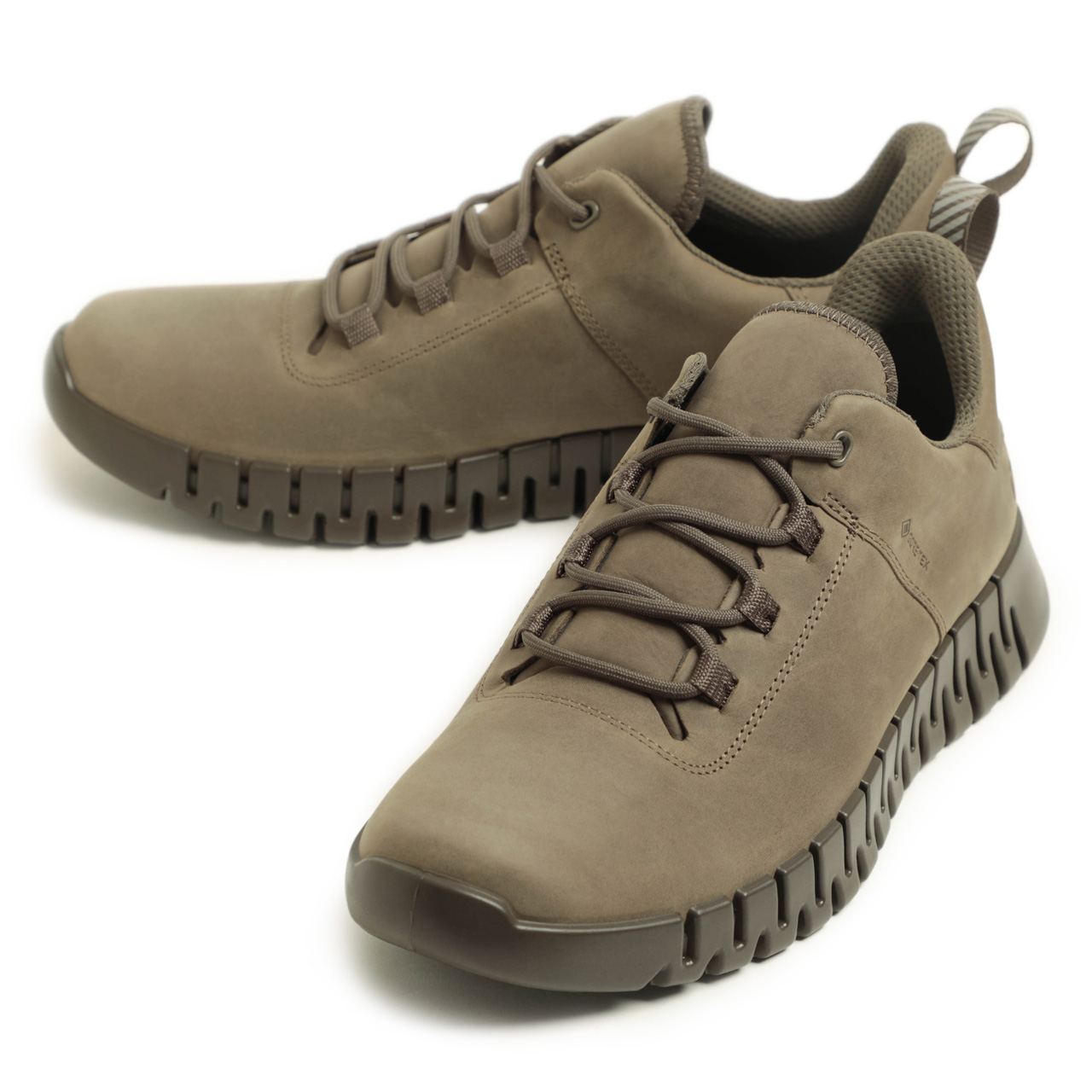 ECCO エコー　シルバー 厚底スニーカー　レザー　本革 エコー ECCO ウィメンズ レザースニーカー ストリート