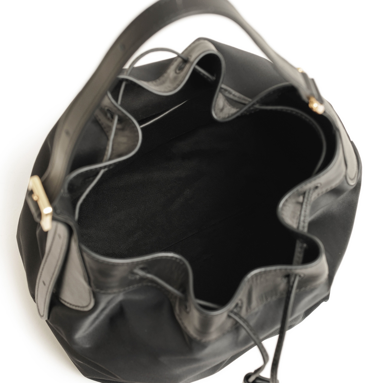 ORSETTO ブラック レザー 巾着型　バック ORSETTO ブラック レザー 巾着型 バック