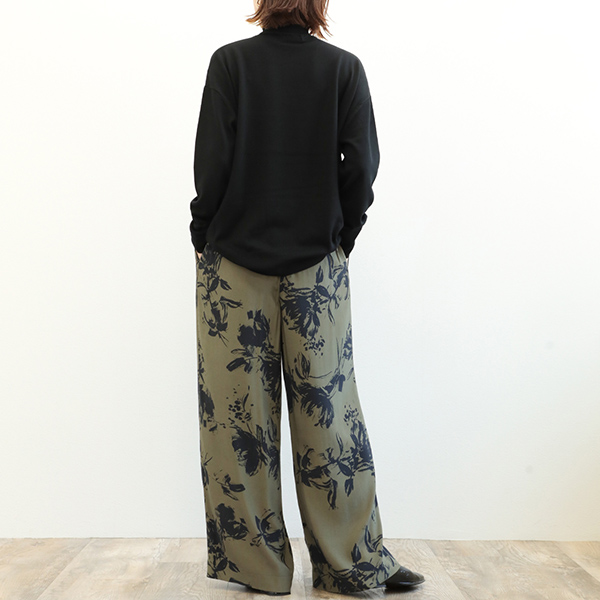 最終価格【極美品】YOSA ヨサウェア　タートルネックLL(胸パッド有り) 最終価格【極美品】YOSA ヨサウェア タートルネックLL(胸パッド
