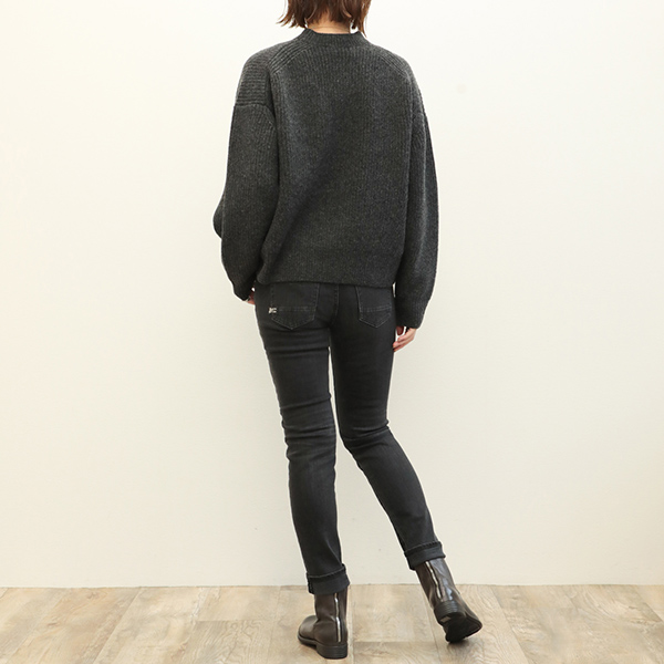 SACRA サクラ レディース ニット 片畦 プルオーバー クルーネック フォルムスリーブ クロップド丈 ウール ナイロン REFINED WOOL  FURROW TOP 123635081 CHARCOAL/チャコール｜SACRA｜菅原靴店