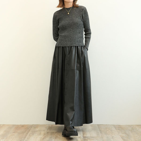 SACRA サクラ レディース スカート ロング フレア プリーツ マキシ丈 エコレザー 合成皮革 SYNTHETIC LEATHER SKIRT  124522122 BLACK/ブラック｜SACRA｜菅原靴店