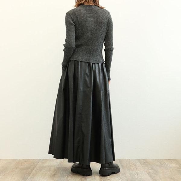 SACRA サクラ レディース スカート ロング フレア プリーツ マキシ丈 エコレザー 合成皮革 SYNTHETIC LEATHER SKIRT  124522122 BLACK/ブラック｜SACRA｜菅原靴店