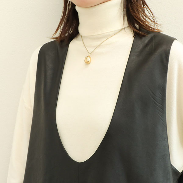 SACRA サクラ レディース ワンピース Uネック 合成皮革 シンセティック