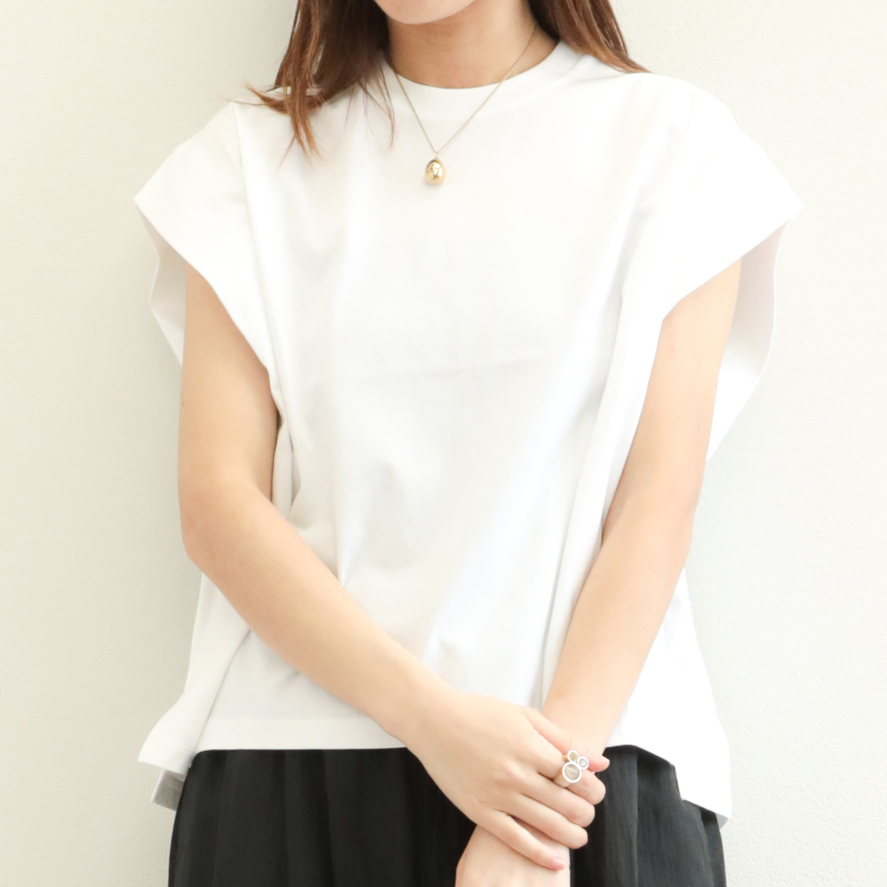 【新品】SACRAサクラ　ショートスリーブ カットソー ホワイト¥17600 SACRA サクラ レディース カットソー Tシャツ クルーネック