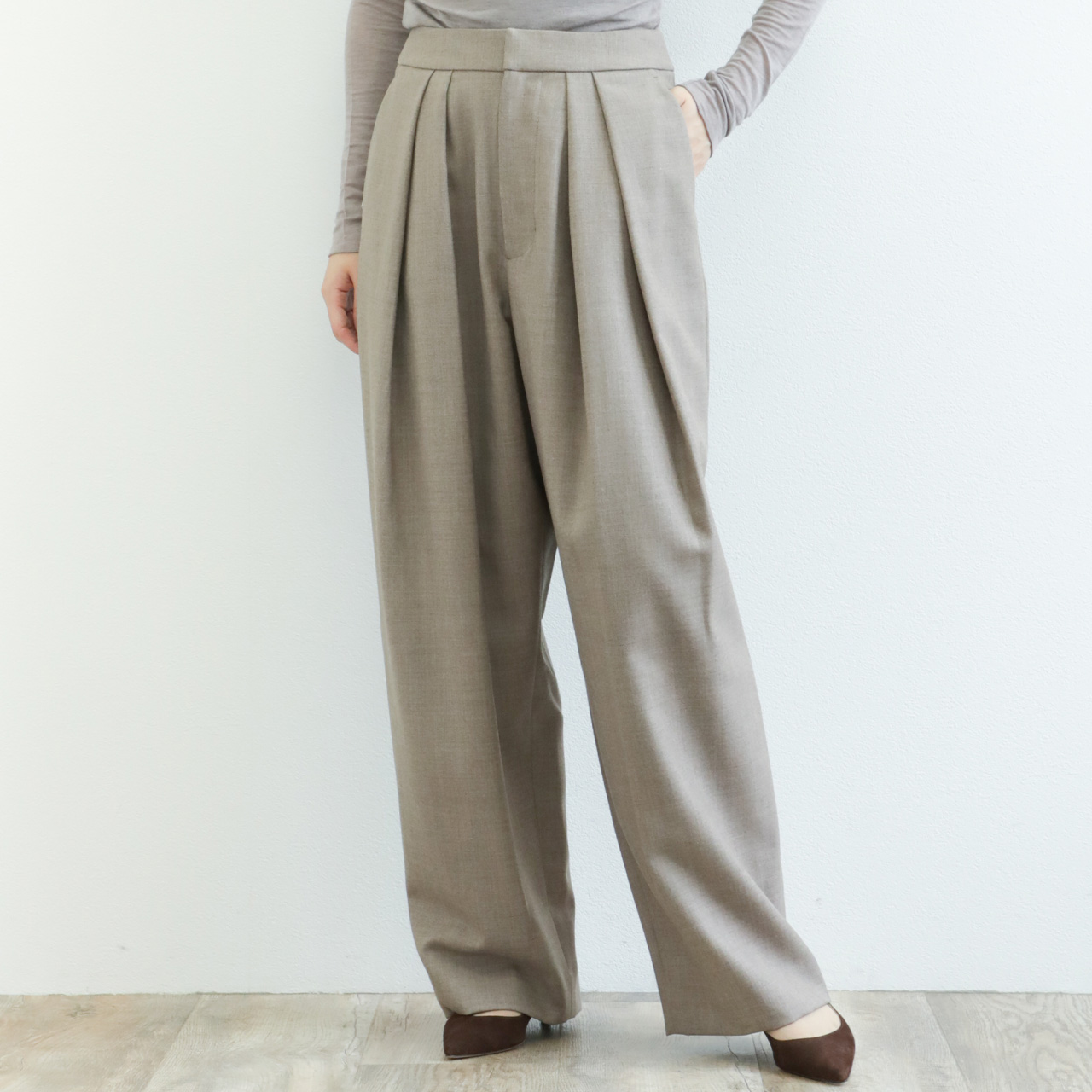 SACRA サクラ パンツ ワイド ウール サージ 2プリーツ 尾錠付き