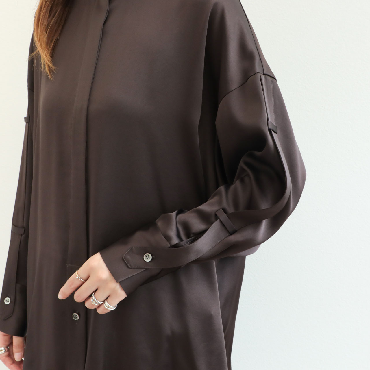 SACRA サクラ レディース シャツ ブラウス デザインスリーブ バンド