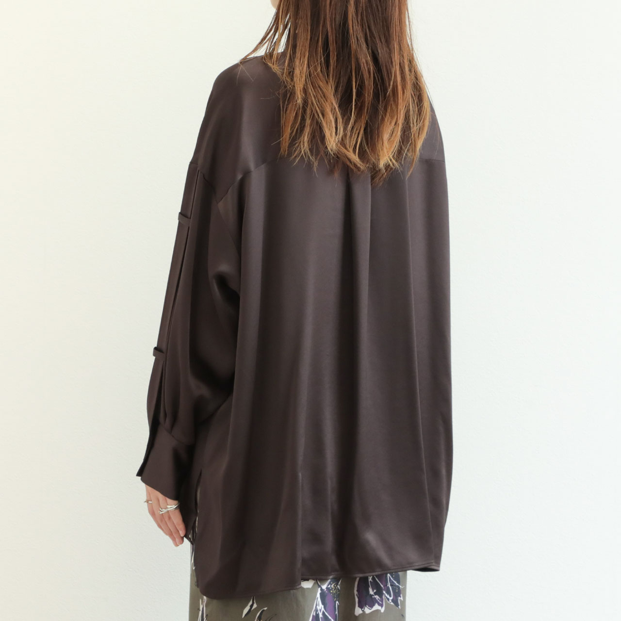 新品未使用　sacra サクラ　バンドカラー　ブラウス　シャツ SACRA（サクラ）の「＜SACRA（サクラ）＞ バンドカラー ブラウス