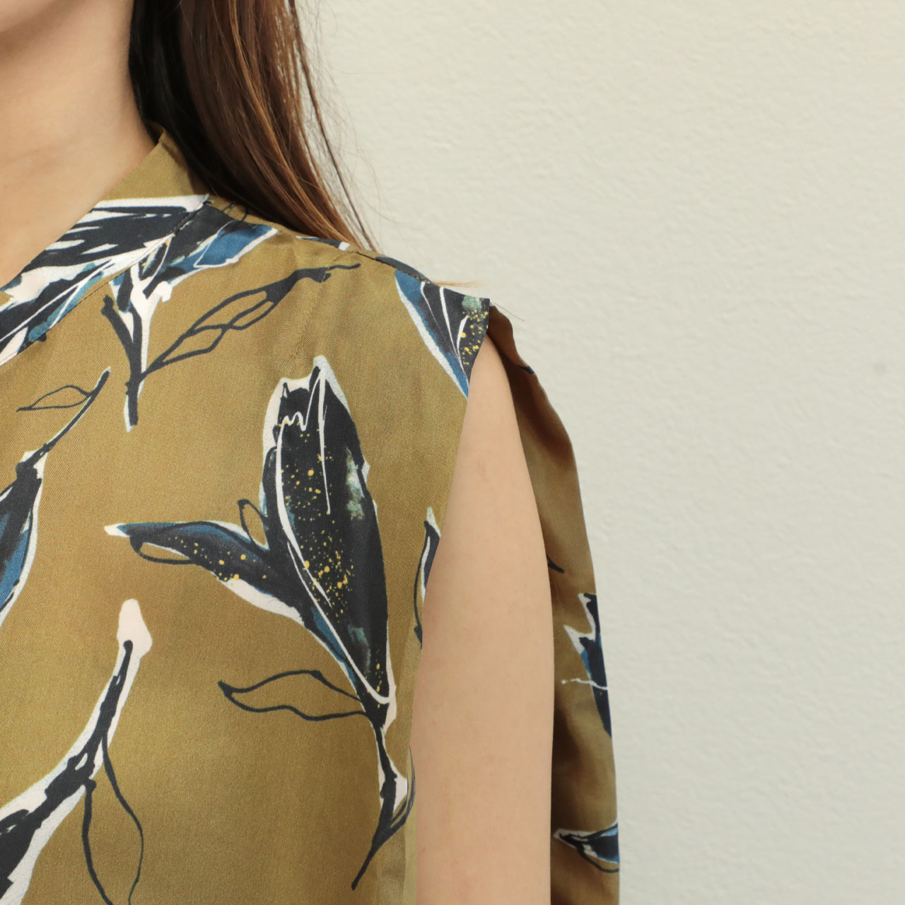 SACRA 23SS キュプラコットンバンドカラーシャツ ベージュ SACRA サクラ レディース シャツ ブラウス バンドカラー