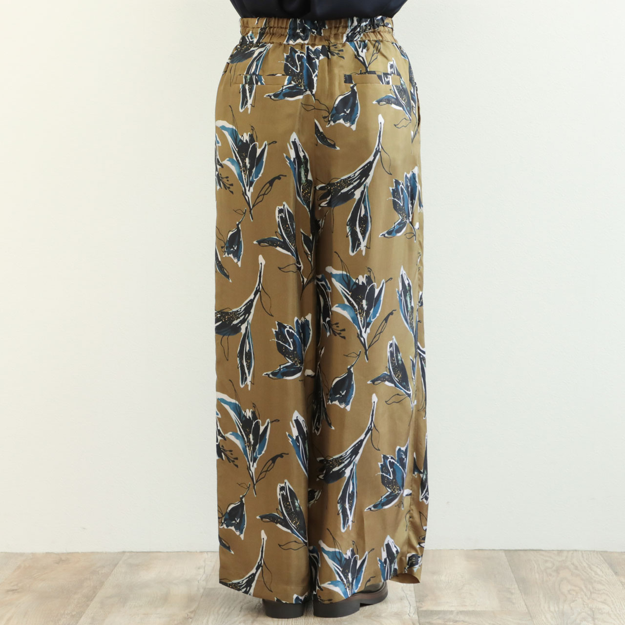 SACRA ワイドパンツ SACRA（サクラ）の「【SACRA】ワイドパンツ/CONE SHAPE PANTS