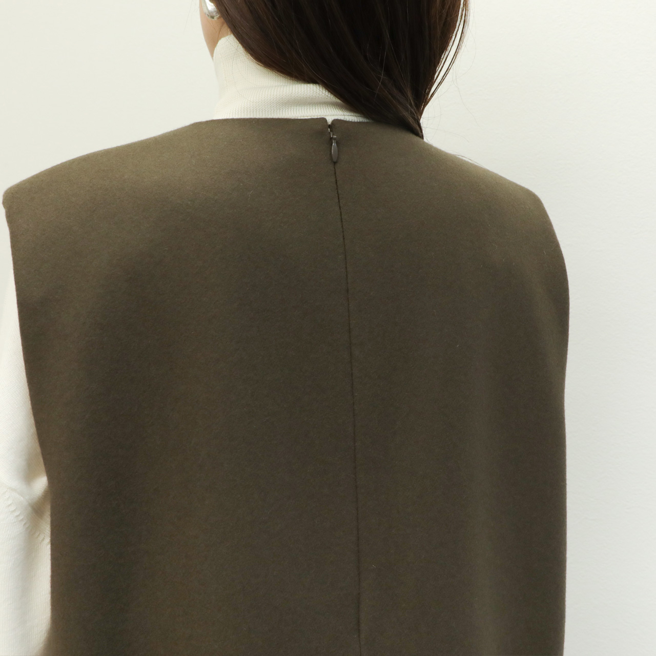 SACRA サクラ レディース ワンピース Vネック ウール ナイロン 圧縮