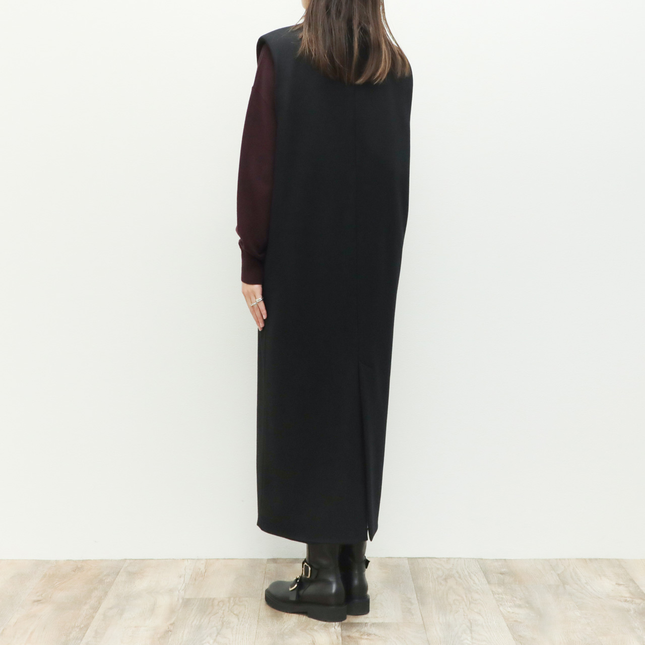 SACRA サクラ レディース ワンピース Vネック ウール ナイロン 圧縮