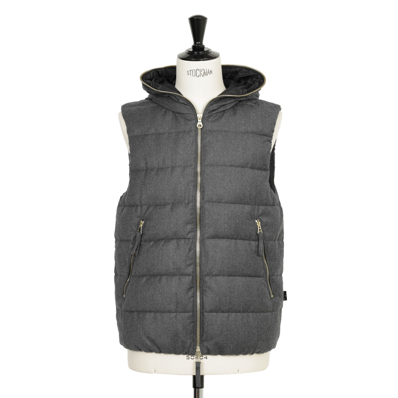 【専用】DUVETICA 　ダウンベスト　40 DUVETICAのベスト検索結果|古着・中古品の通販サイト セカンド