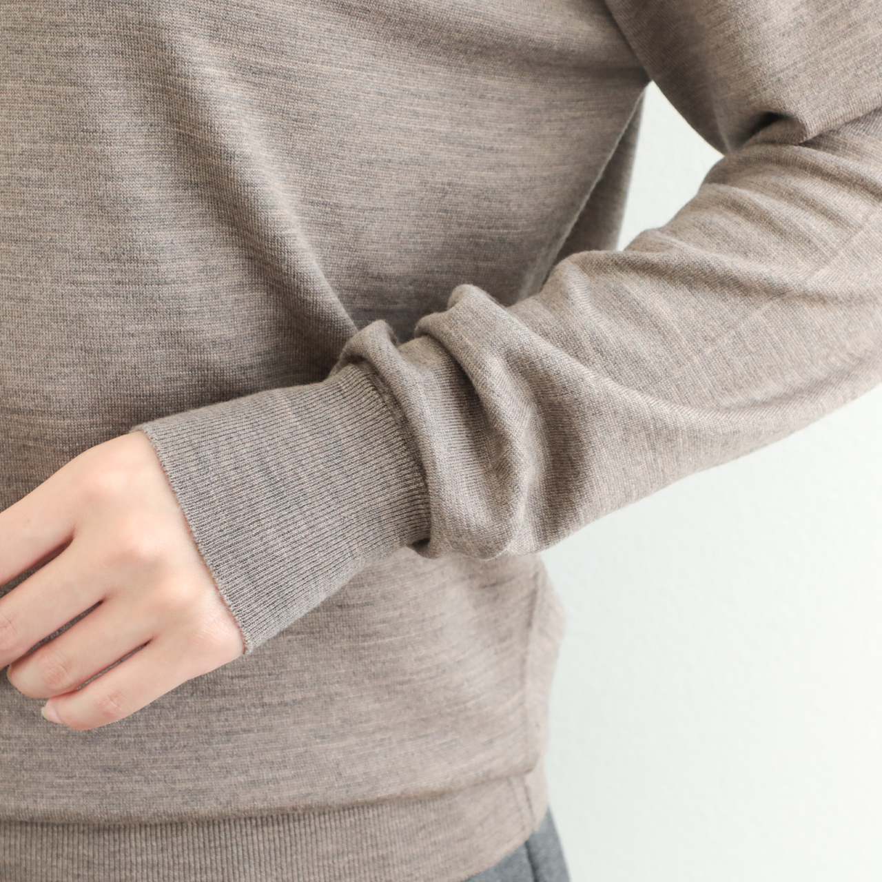 【JOHN SMEDLEY】 レーヨンコットン素材 ハイゲージカシュクールニット JOHN SMEDLEY】 レーヨンコットン素材 ハイゲージカシュクールニット