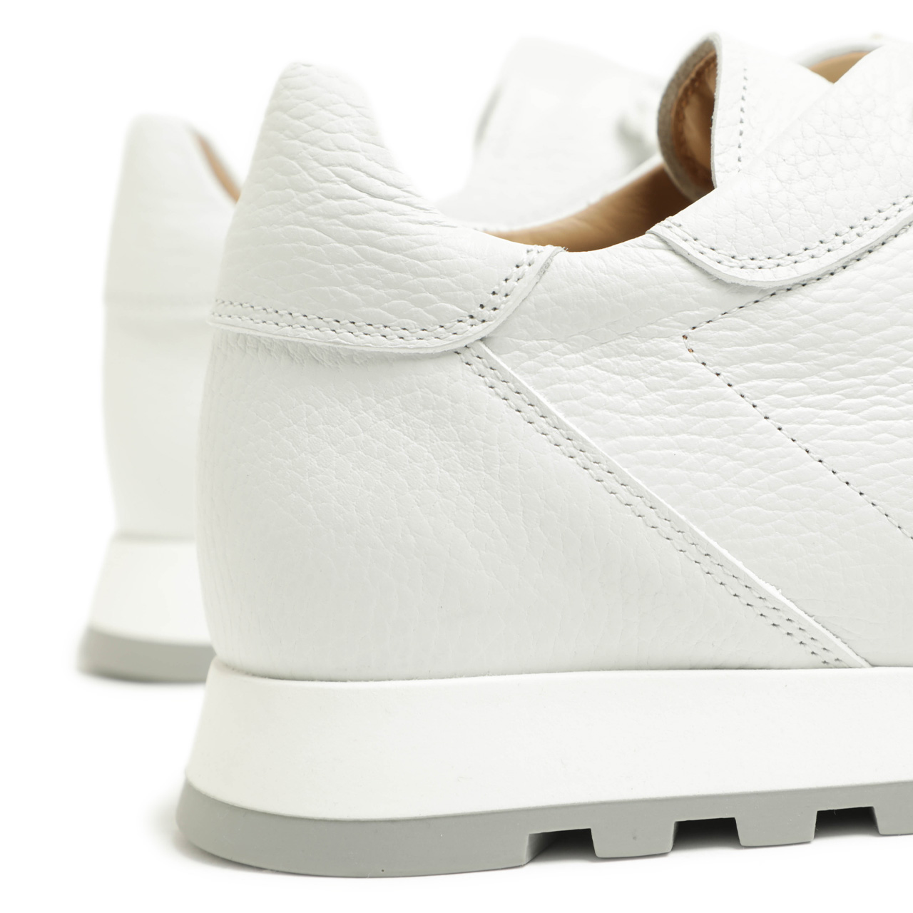 未使用 エナメルレザー スニーカー ファビアーノリッチ