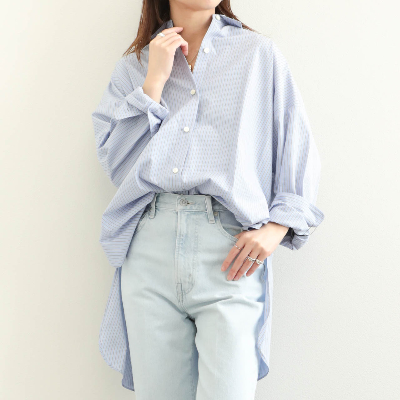 極美品 モラビト ロゴ刻印革パッチ リボンベルト 刺繍ストライプシャツ