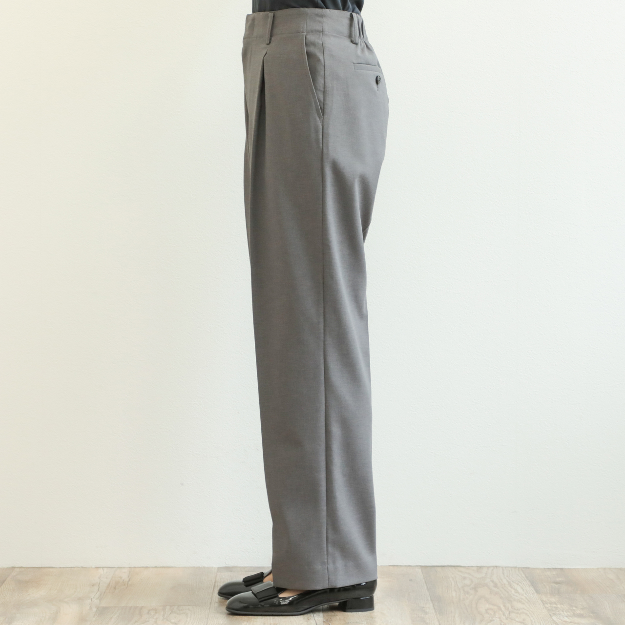 【美品】マイカアンドディール MICA&DEAL one tuck pants MICA&DEAL マイカアンドディール タックストレートパンツ