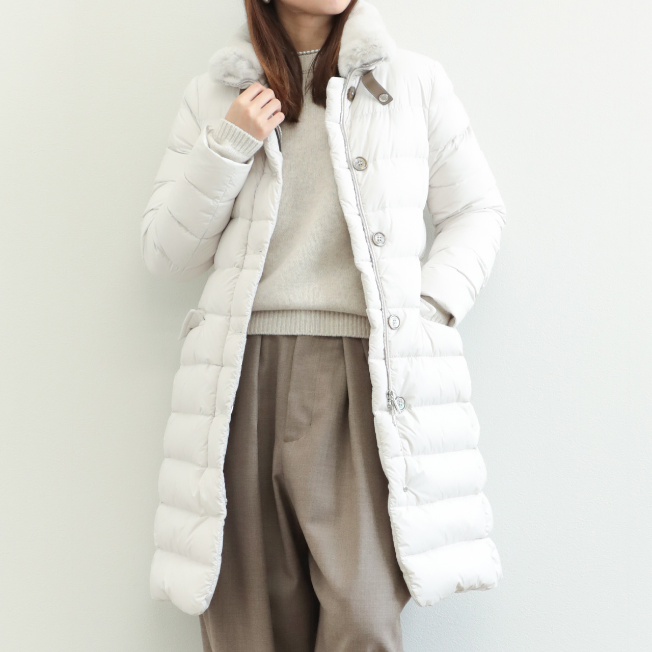 極美品MOORERムーレーダウンレディース38土日限定価格 MOORER ムーレー レディース ダウン コート ロング丈 ラビットファー